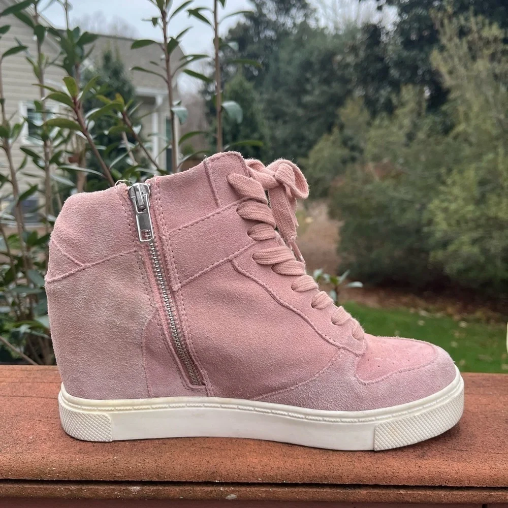 Steve Madden Women's Size 8.5 Shoes Pink Lace Up Suede Hidden Wedge Boots